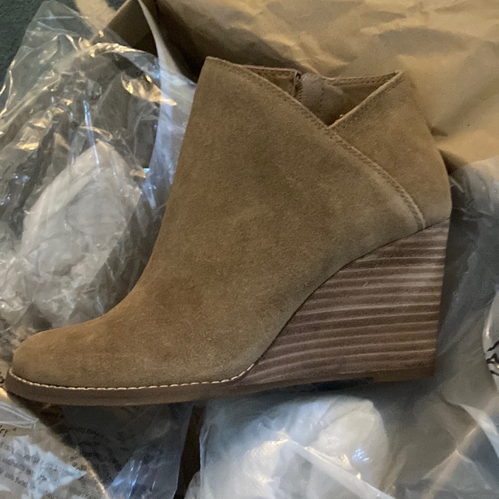 Lucky Brand Yakeena ankle boot sz 6.5